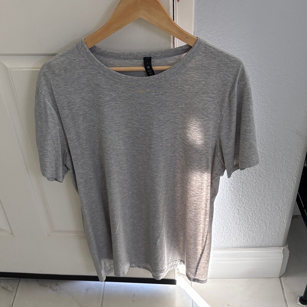 Men’s lululemon classic t shirt